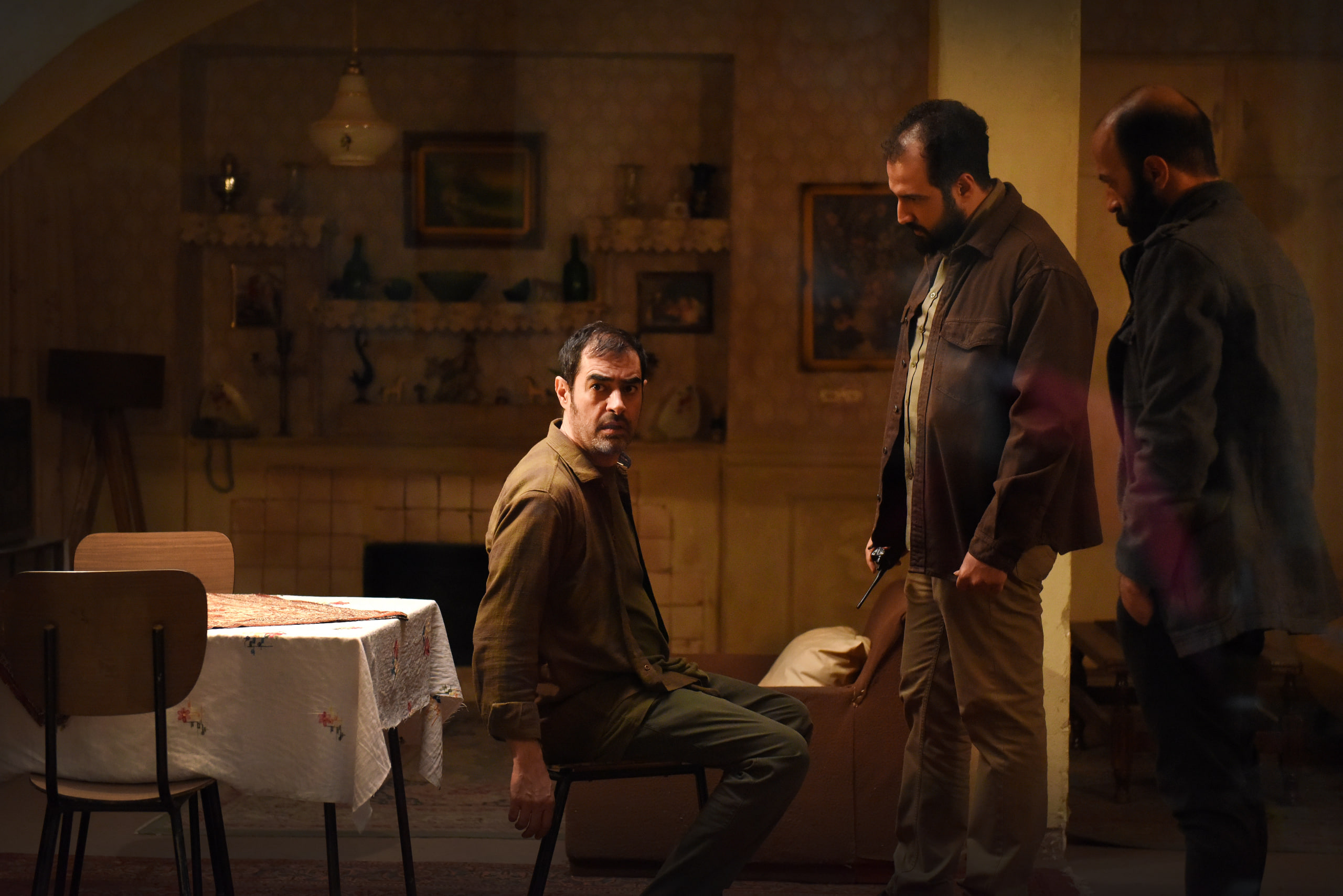 Shahab Hosseini Scene Shahab Hosseini in a tense discussion scene